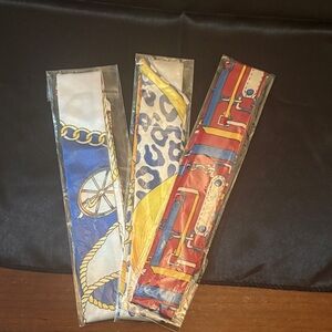 3 brand new bag twillys and a black scarf. 4 items total